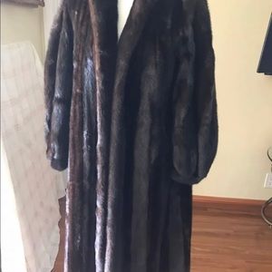 Gorgeous Real Fur Mink Winter Coat. Size Med